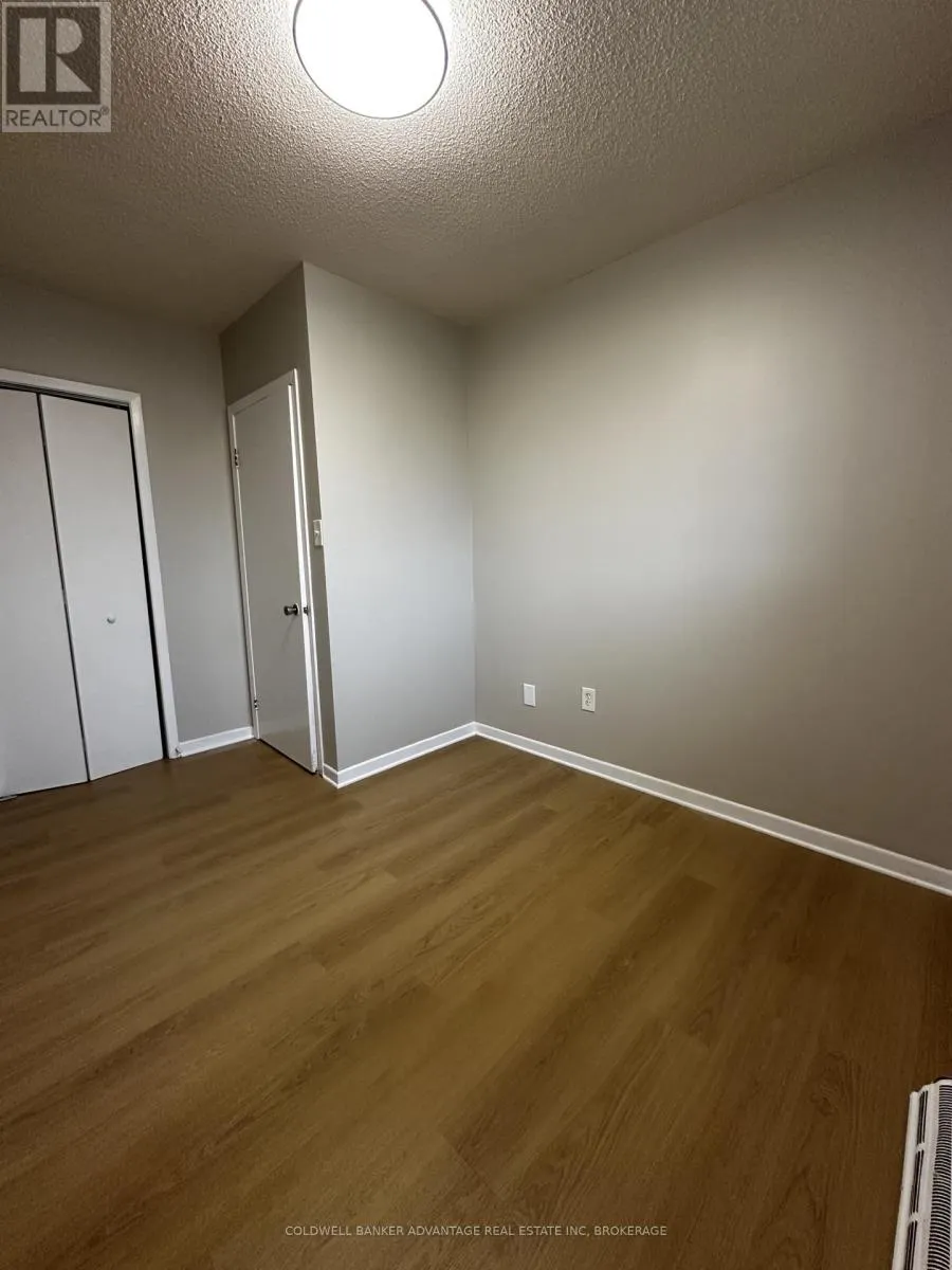 23 FAIRLAWN CRESCENT