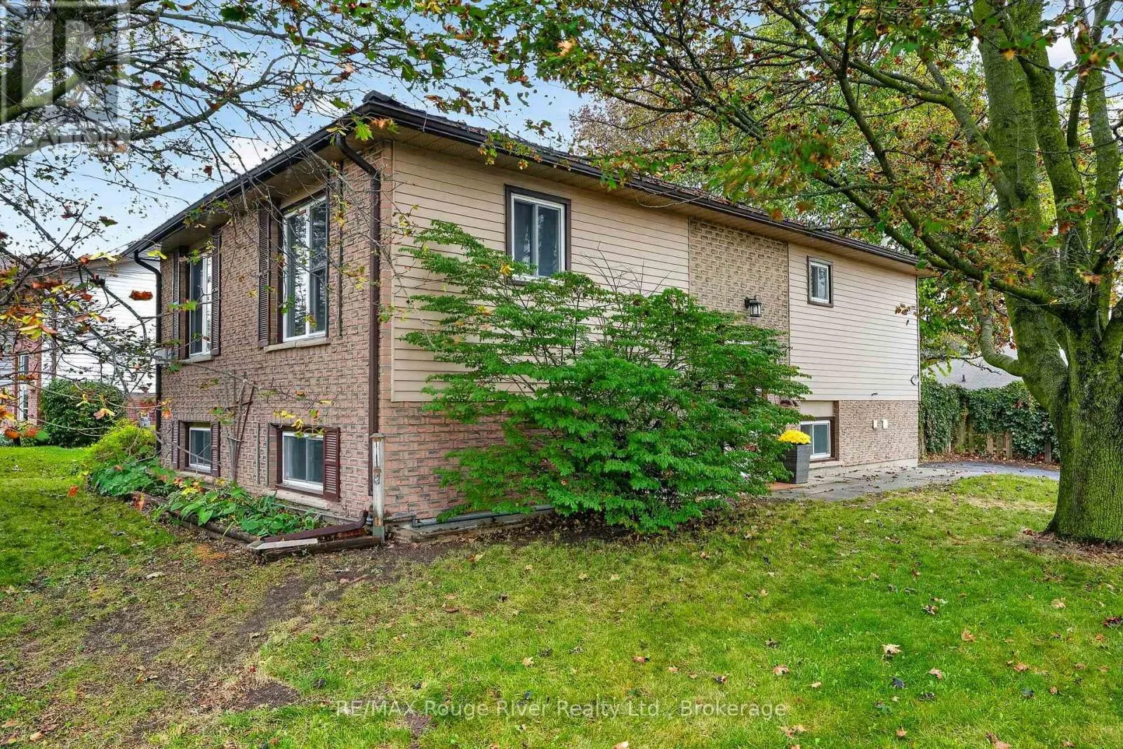 830 EWING COURT