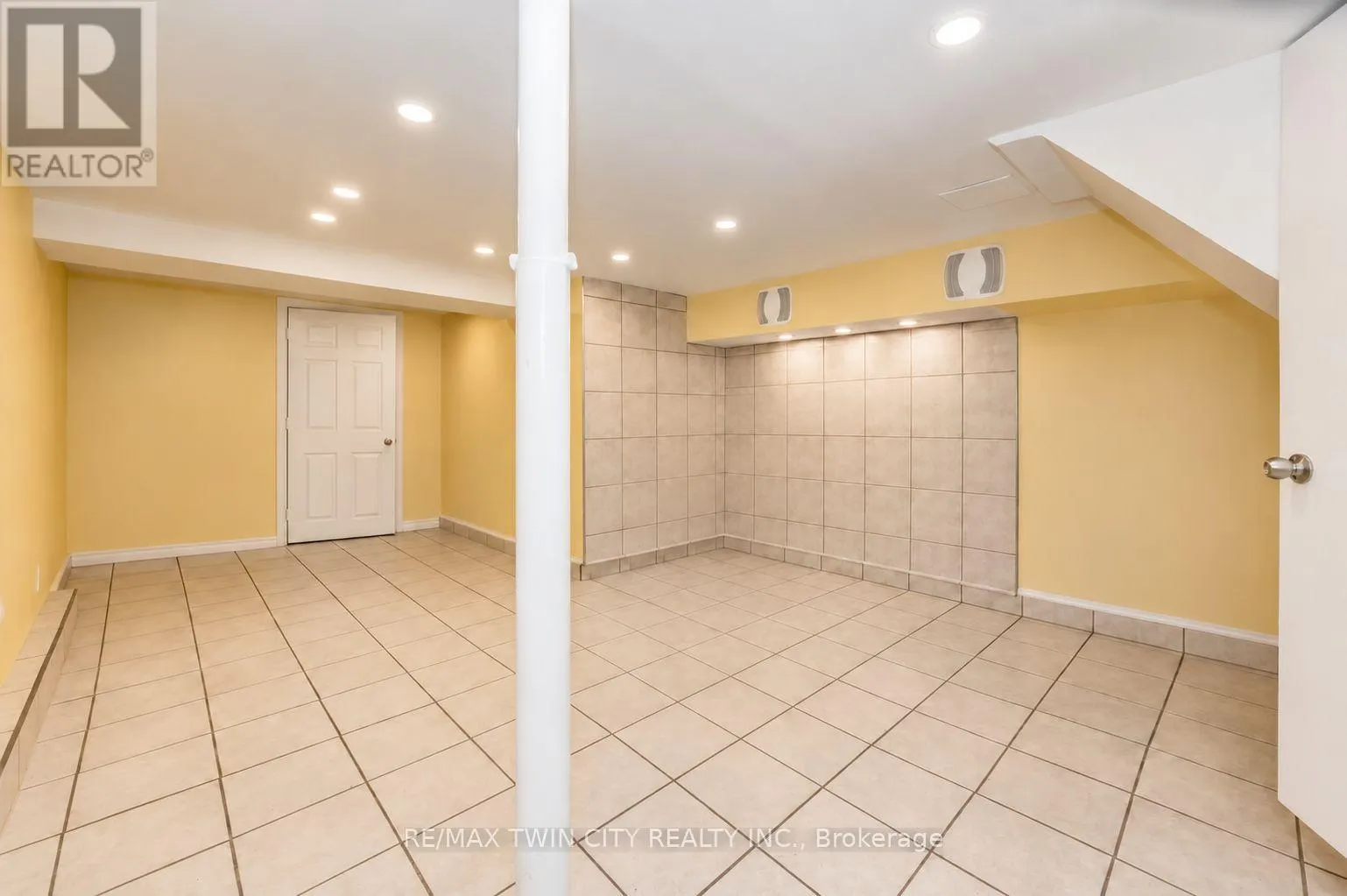 66 PARK HILL ROAD E