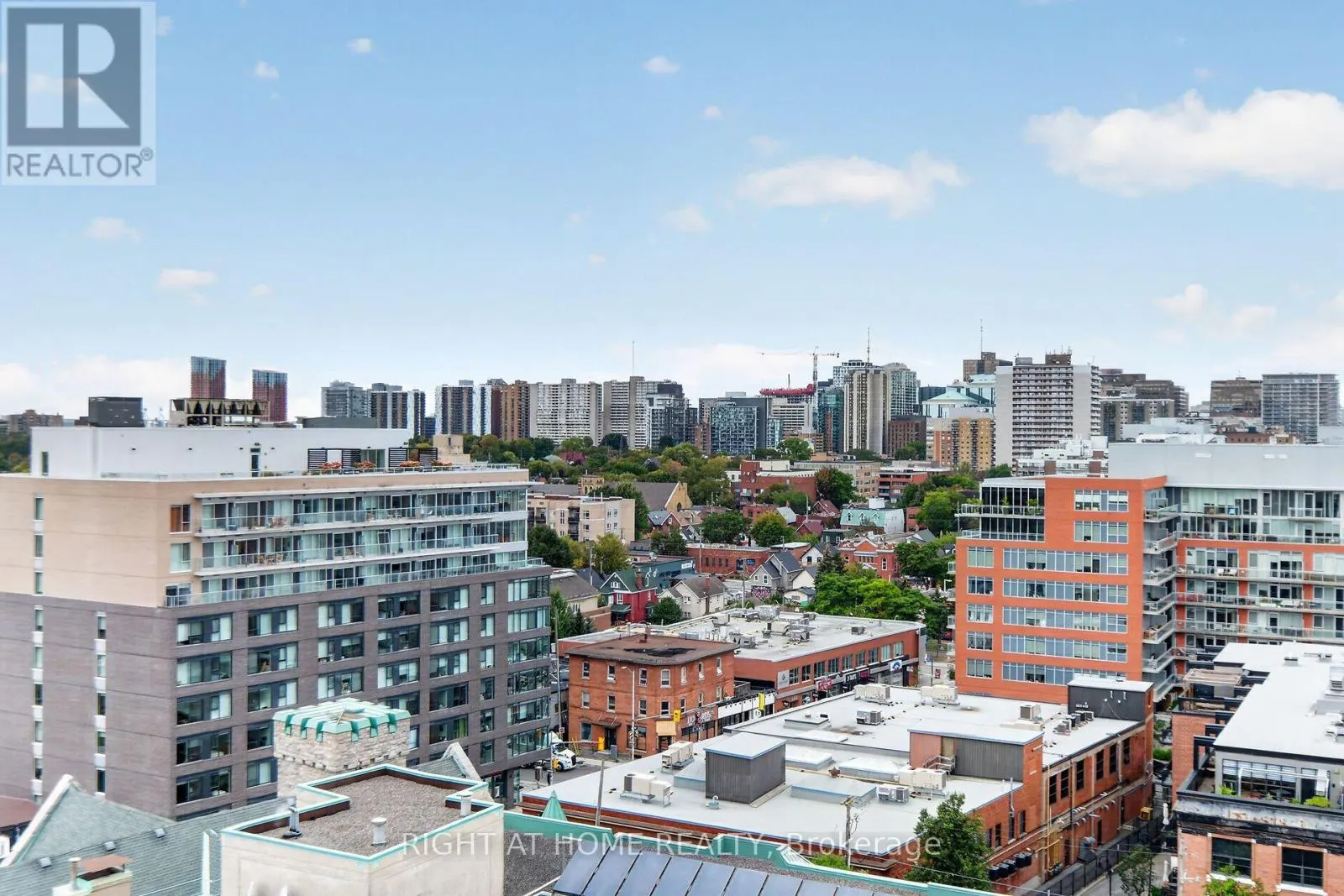 1106 - 203 CATHERINE STREET