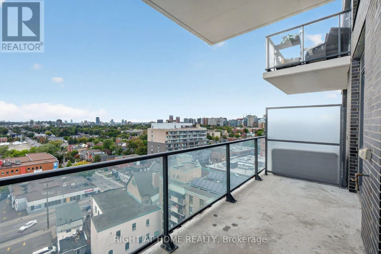 1106 - 203 CATHERINE STREET