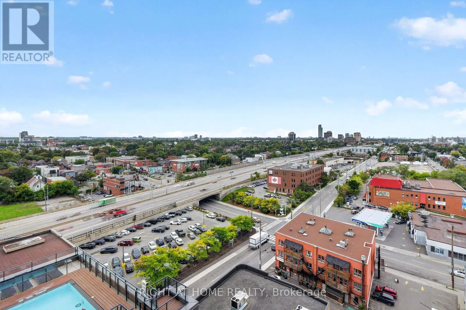 1106 - 203 CATHERINE STREET