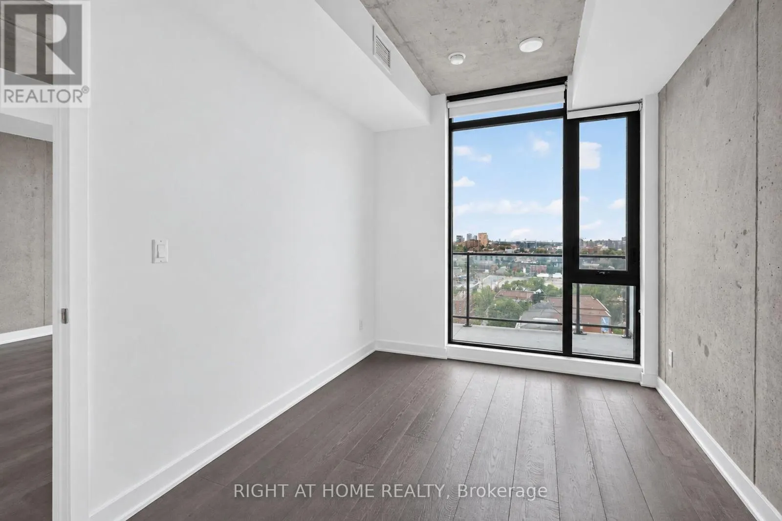 1106 - 203 CATHERINE STREET
