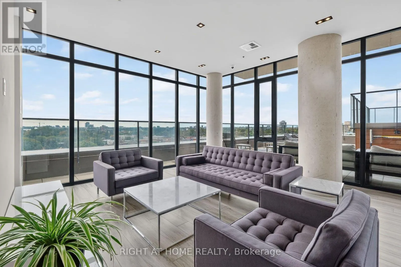 1106 - 203 CATHERINE STREET