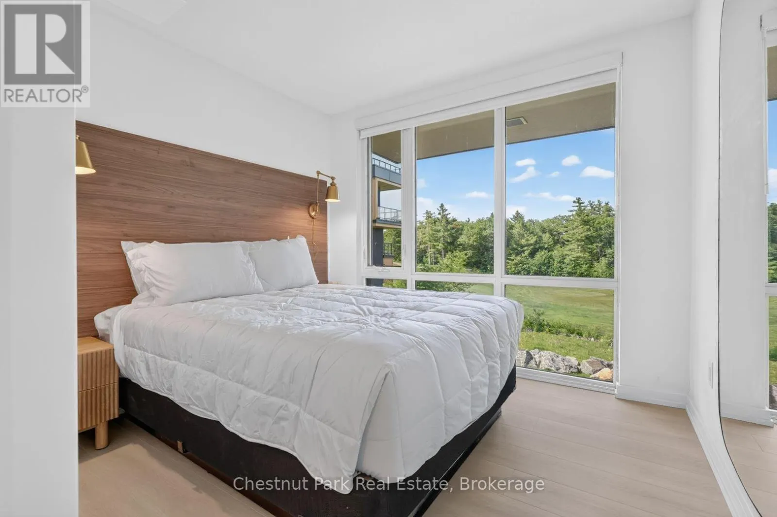 #106 - 100 CARRICK TRAIL ##106