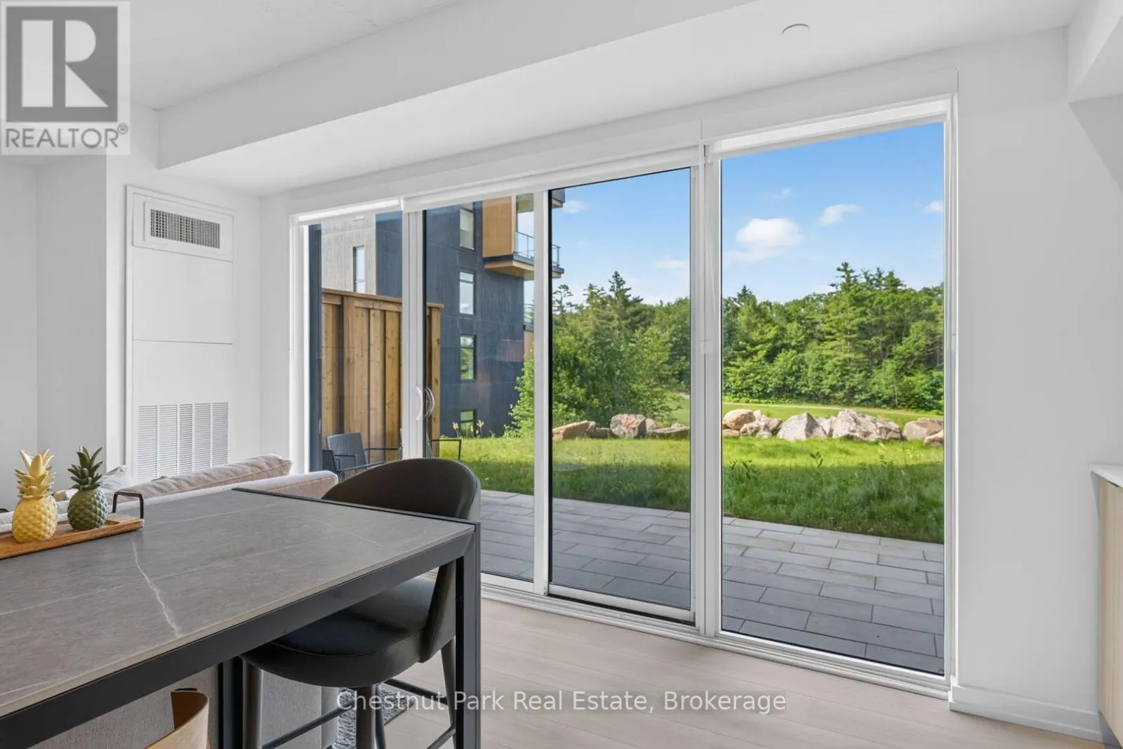 #106 - 100 CARRICK TRAIL ##106