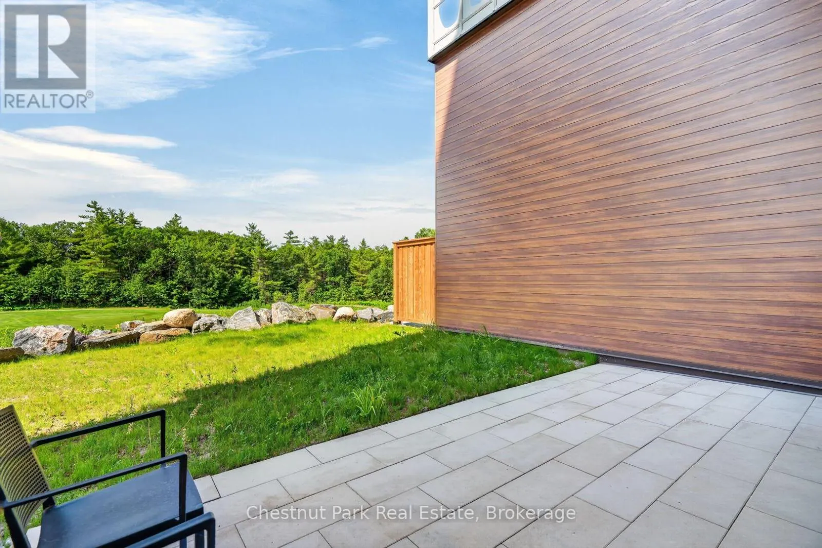 #106 - 100 CARRICK TRAIL ##106