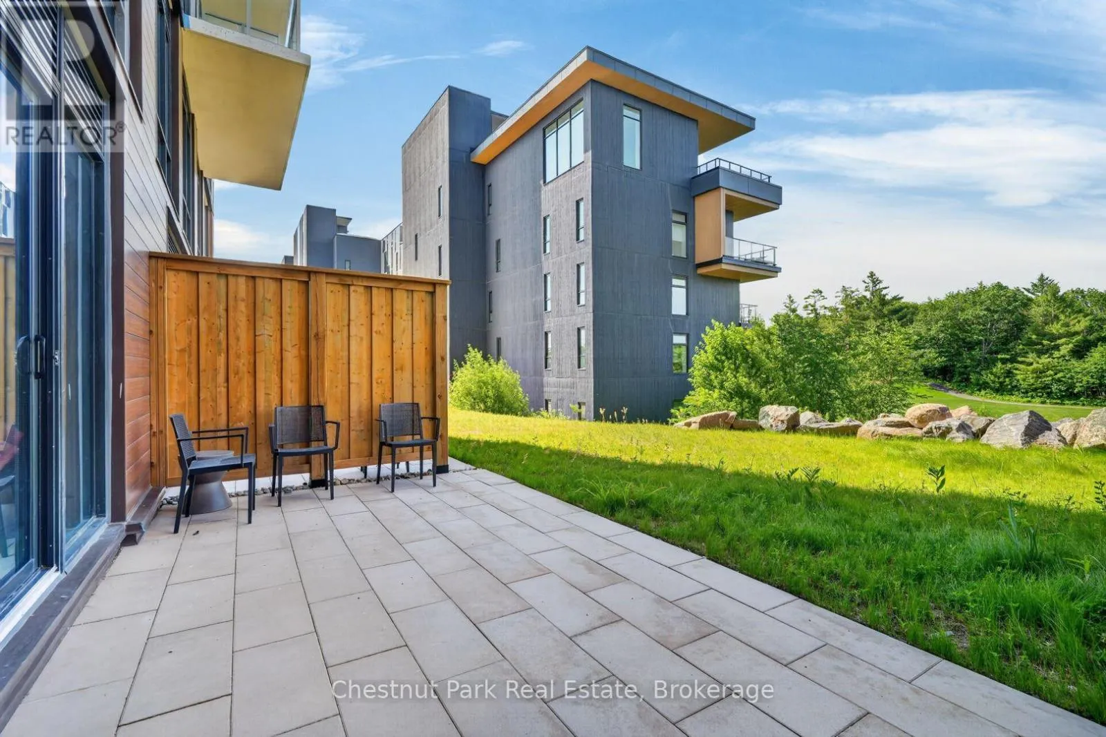 #106 - 100 CARRICK TRAIL ##106