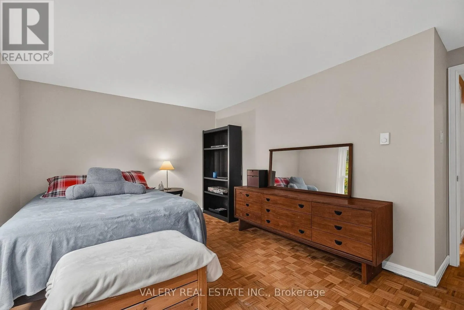 325 COLERIDGE DRIVE