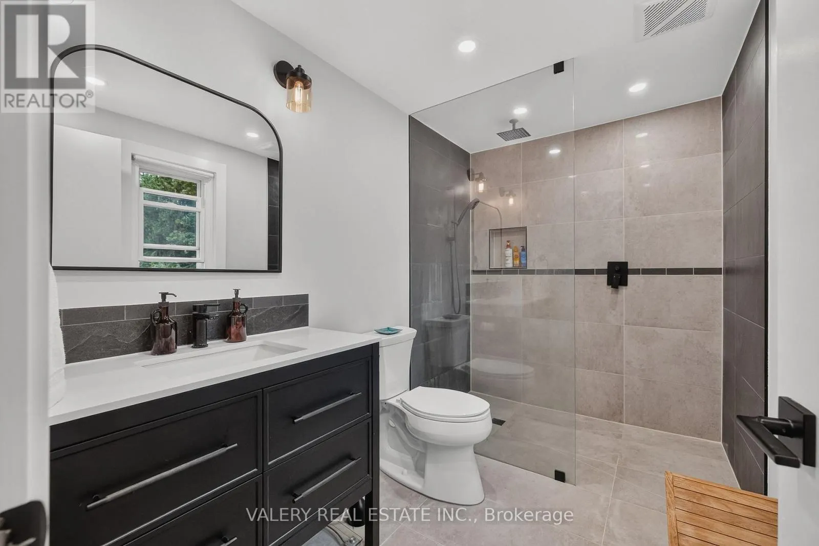 325 COLERIDGE DRIVE