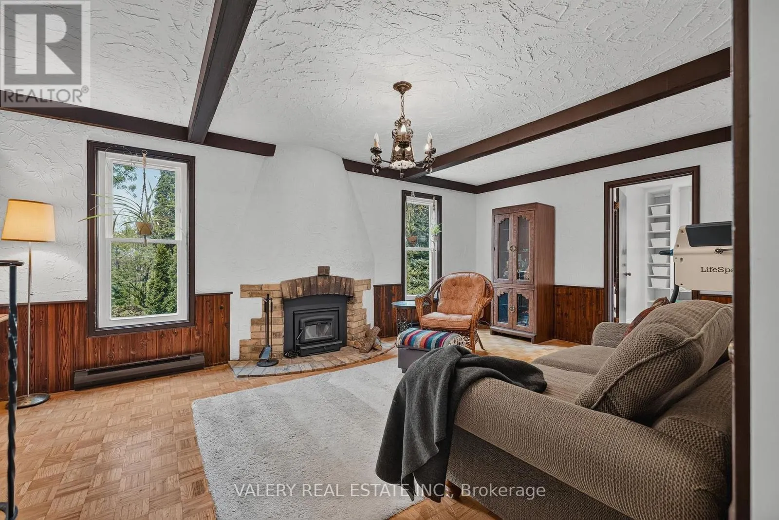 325 COLERIDGE DRIVE
