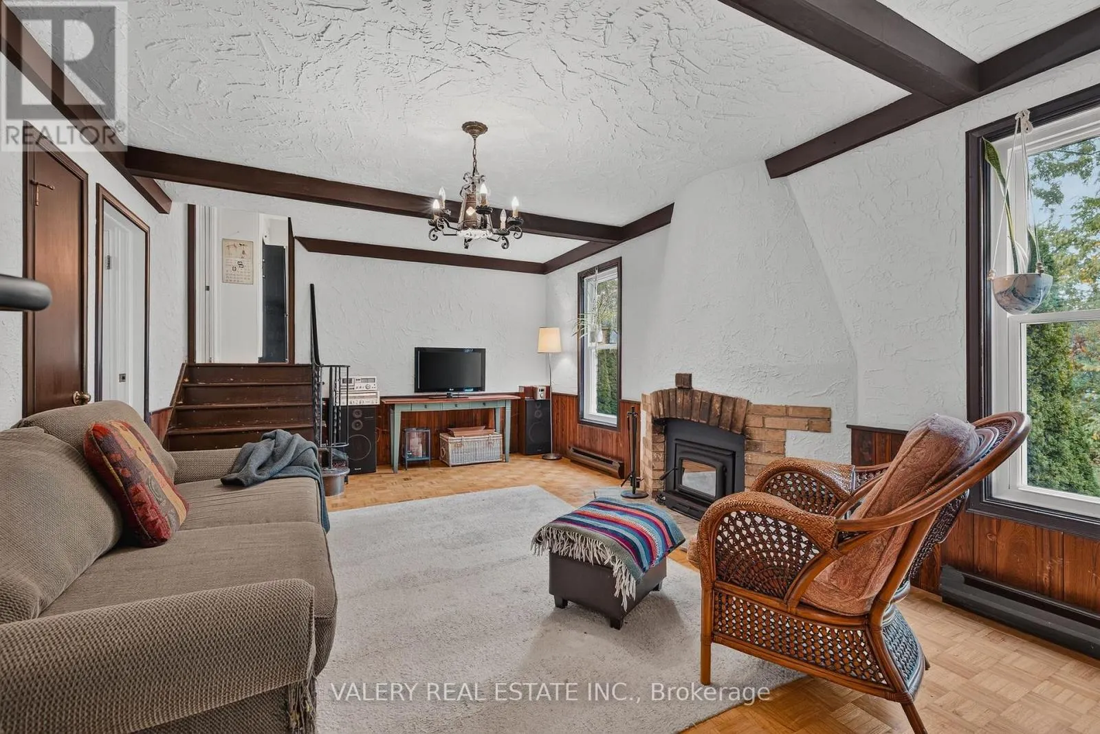 325 COLERIDGE DRIVE