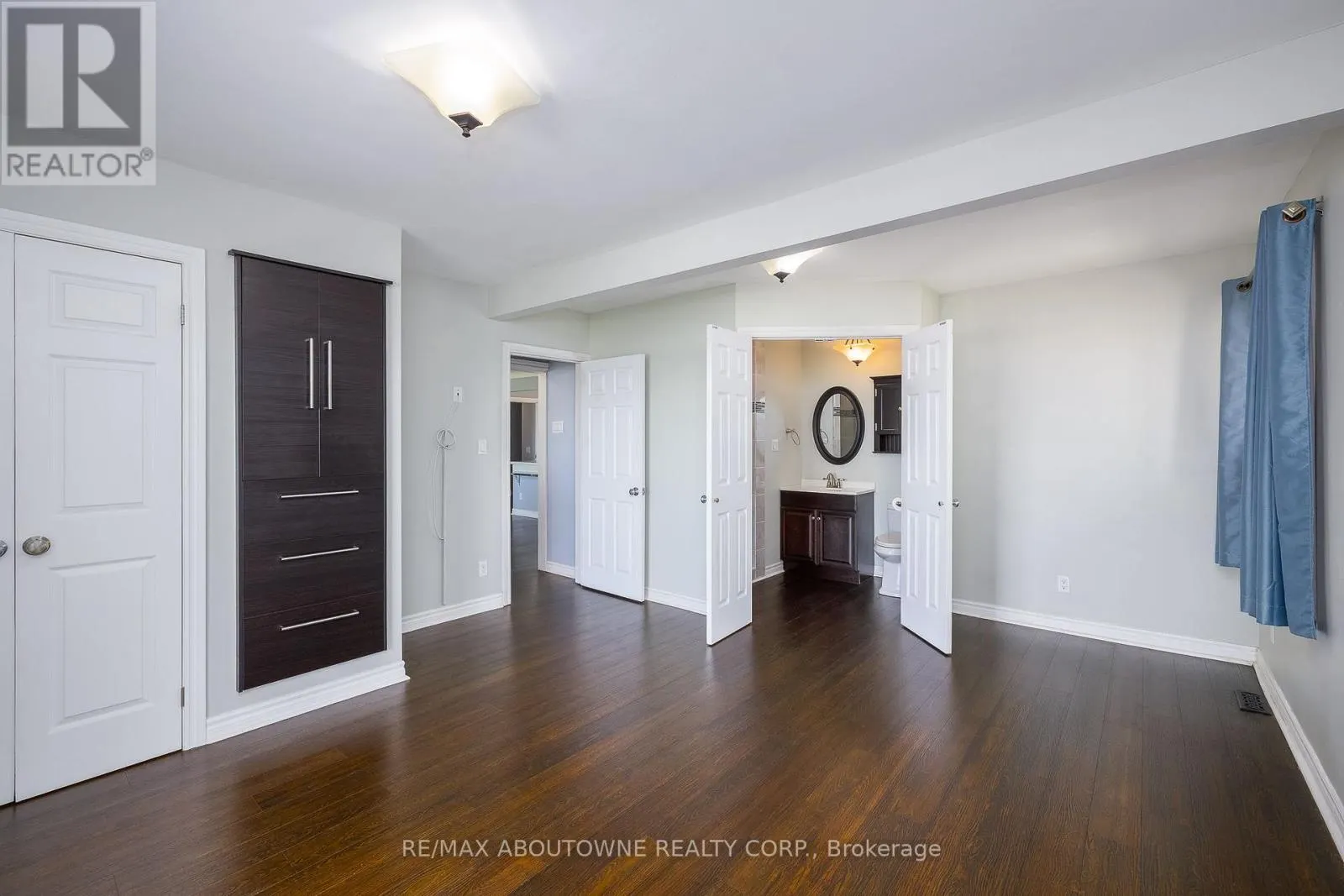 UPPER - 71 LAKESIDE DRIVE