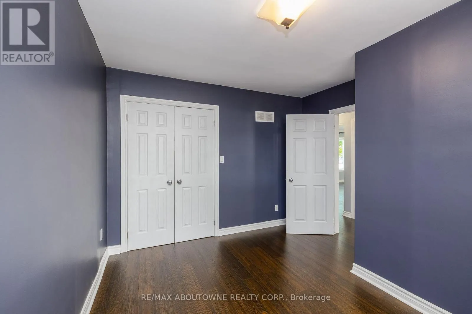 UPPER - 71 LAKESIDE DRIVE