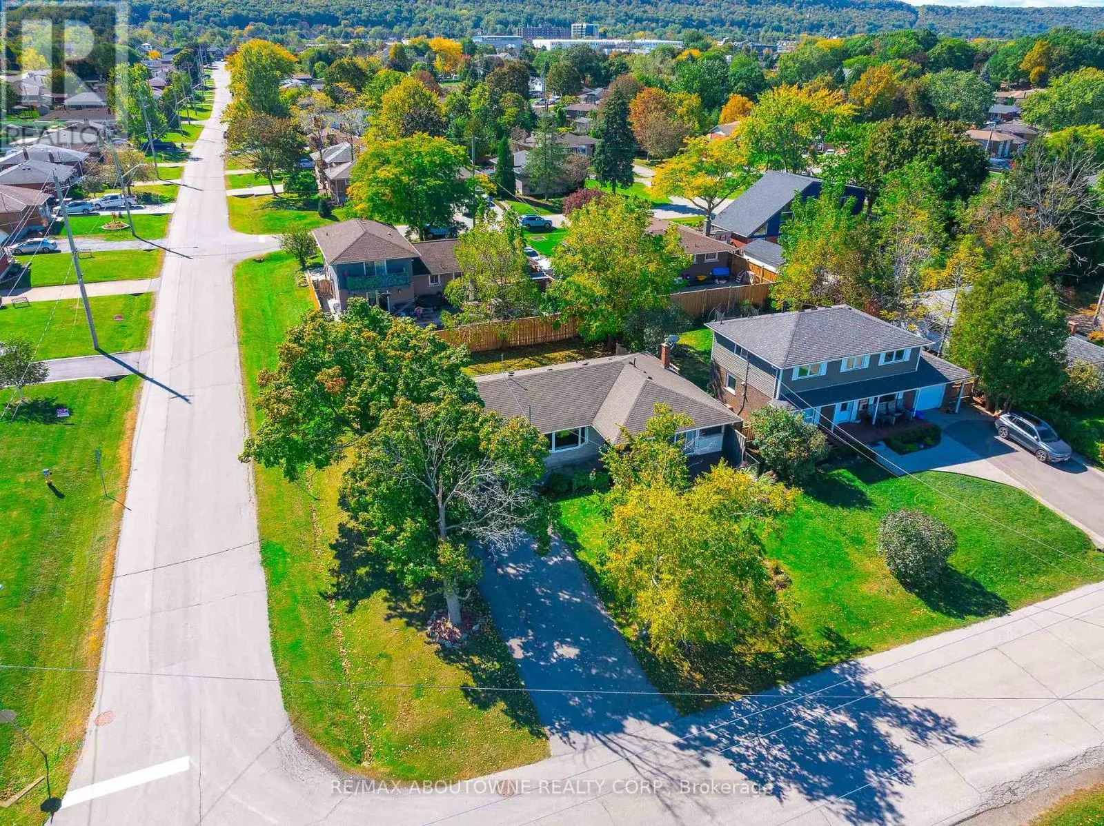 UPPER - 71 LAKESIDE DRIVE