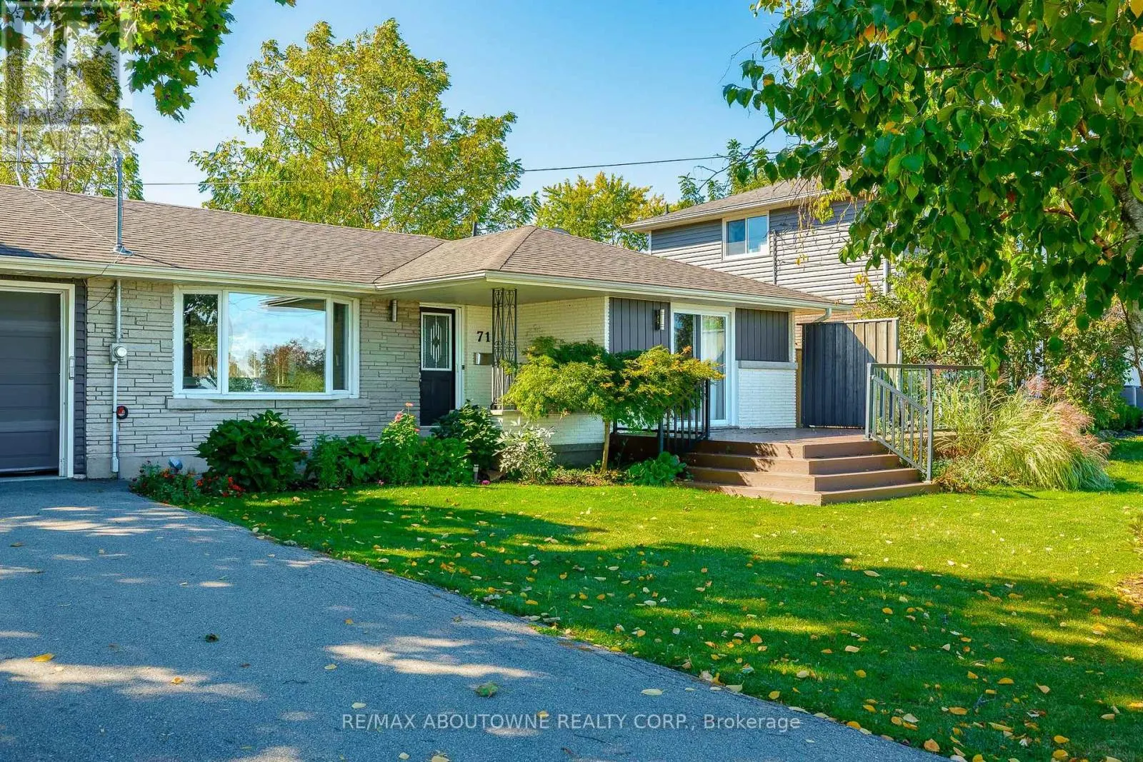 UPPER - 71 LAKESIDE DRIVE