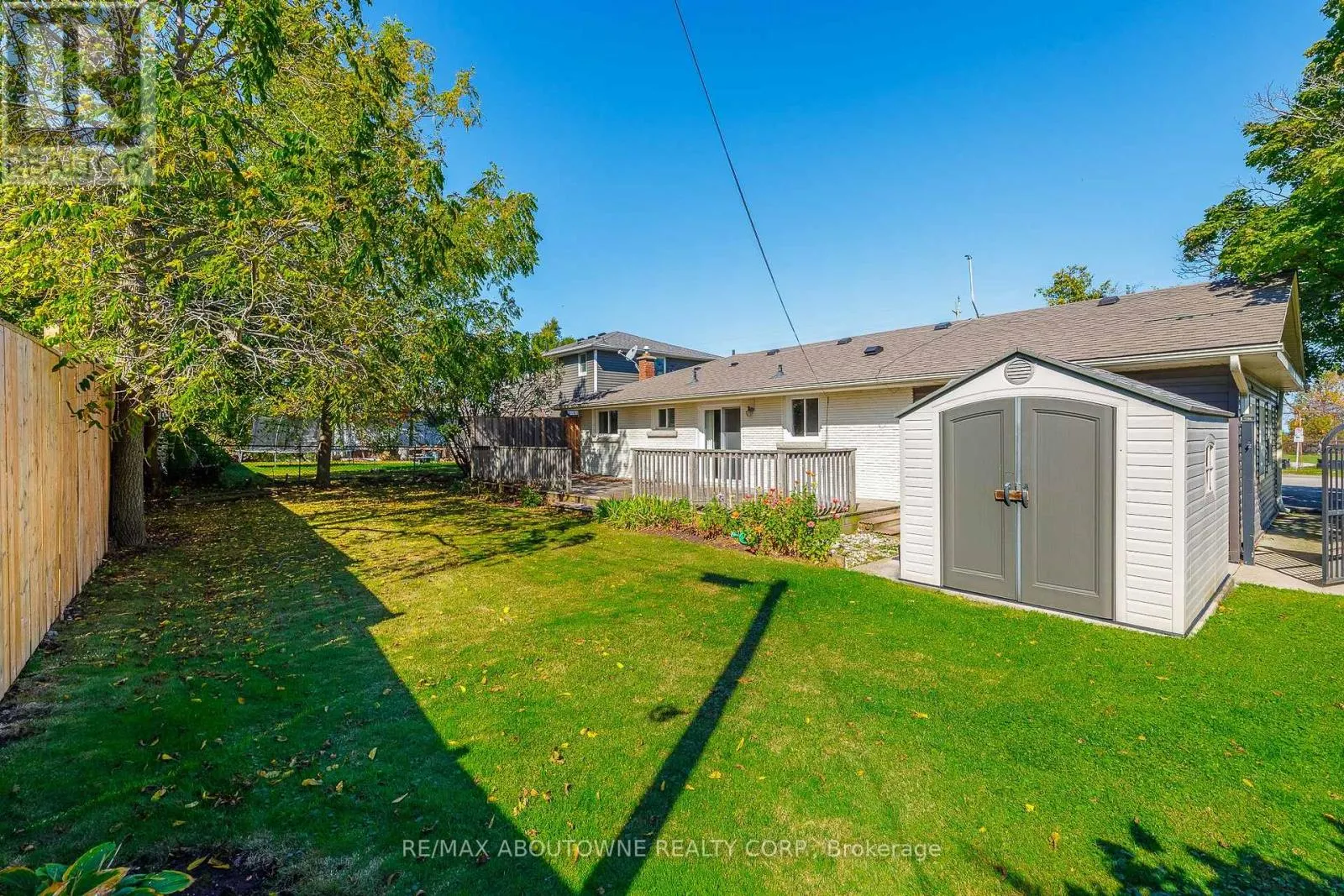 UPPER - 71 LAKESIDE DRIVE