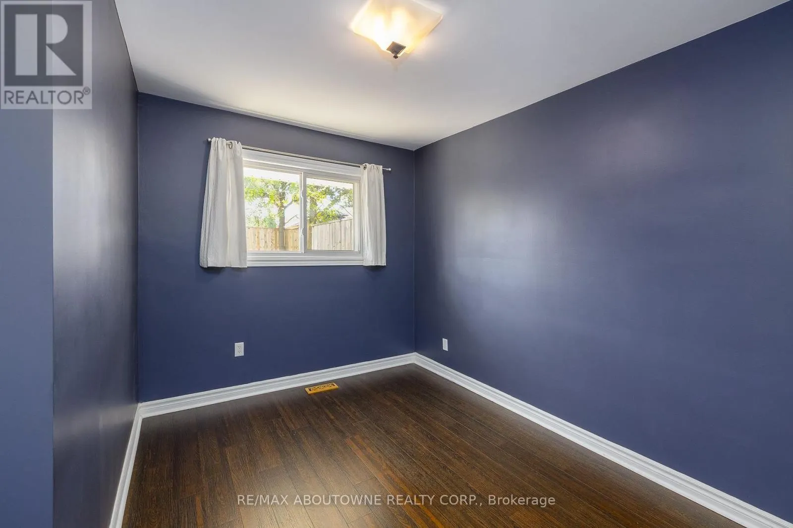 UPPER - 71 LAKESIDE DRIVE
