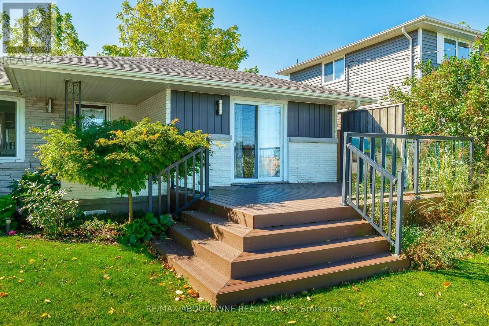 UPPER - 71 LAKESIDE DRIVE