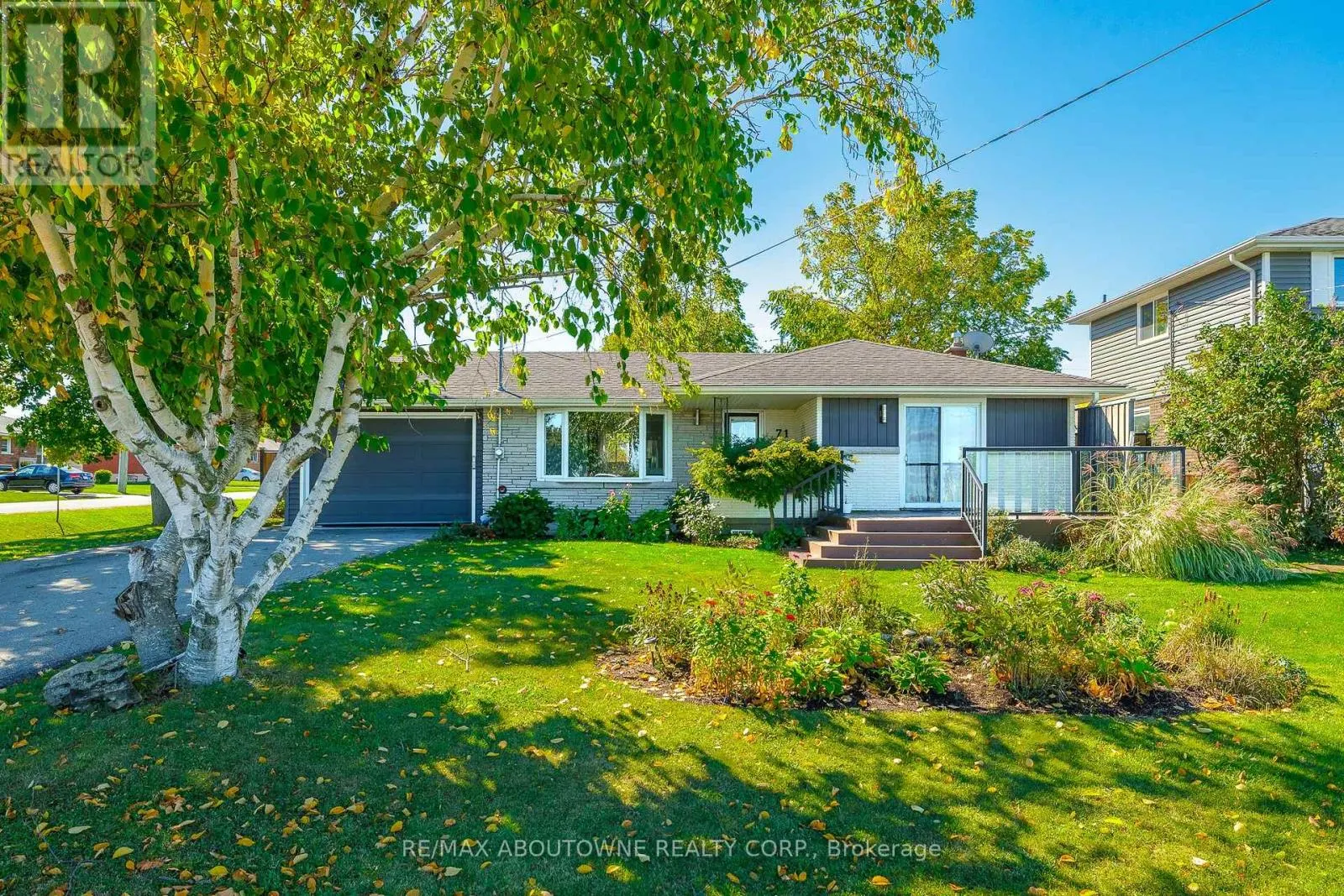 LOWER - 71 LAKESIDE DRIVE
