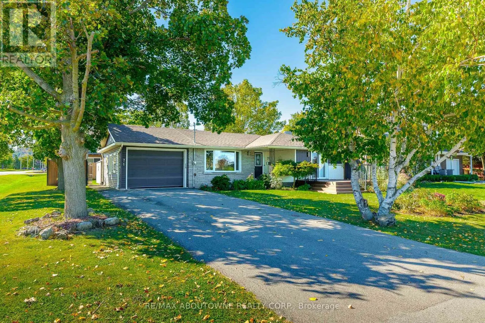 LOWER - 71 LAKESIDE DRIVE