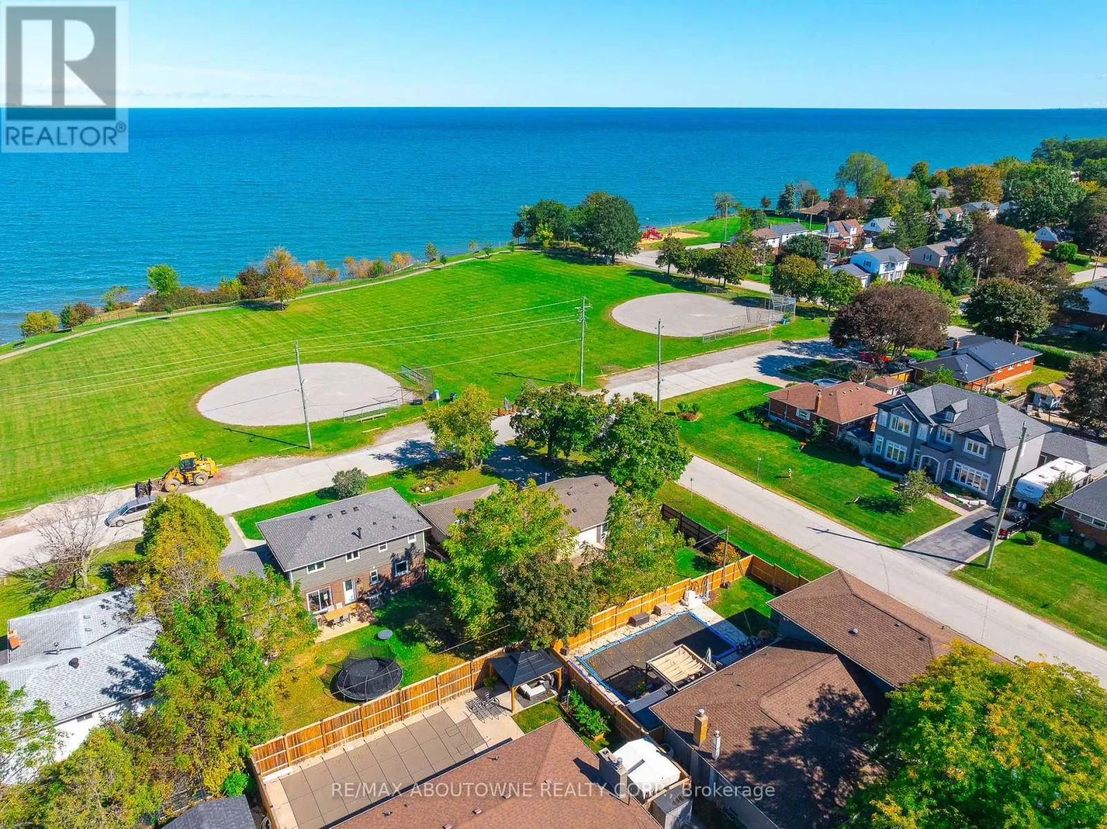 LOWER - 71 LAKESIDE DRIVE