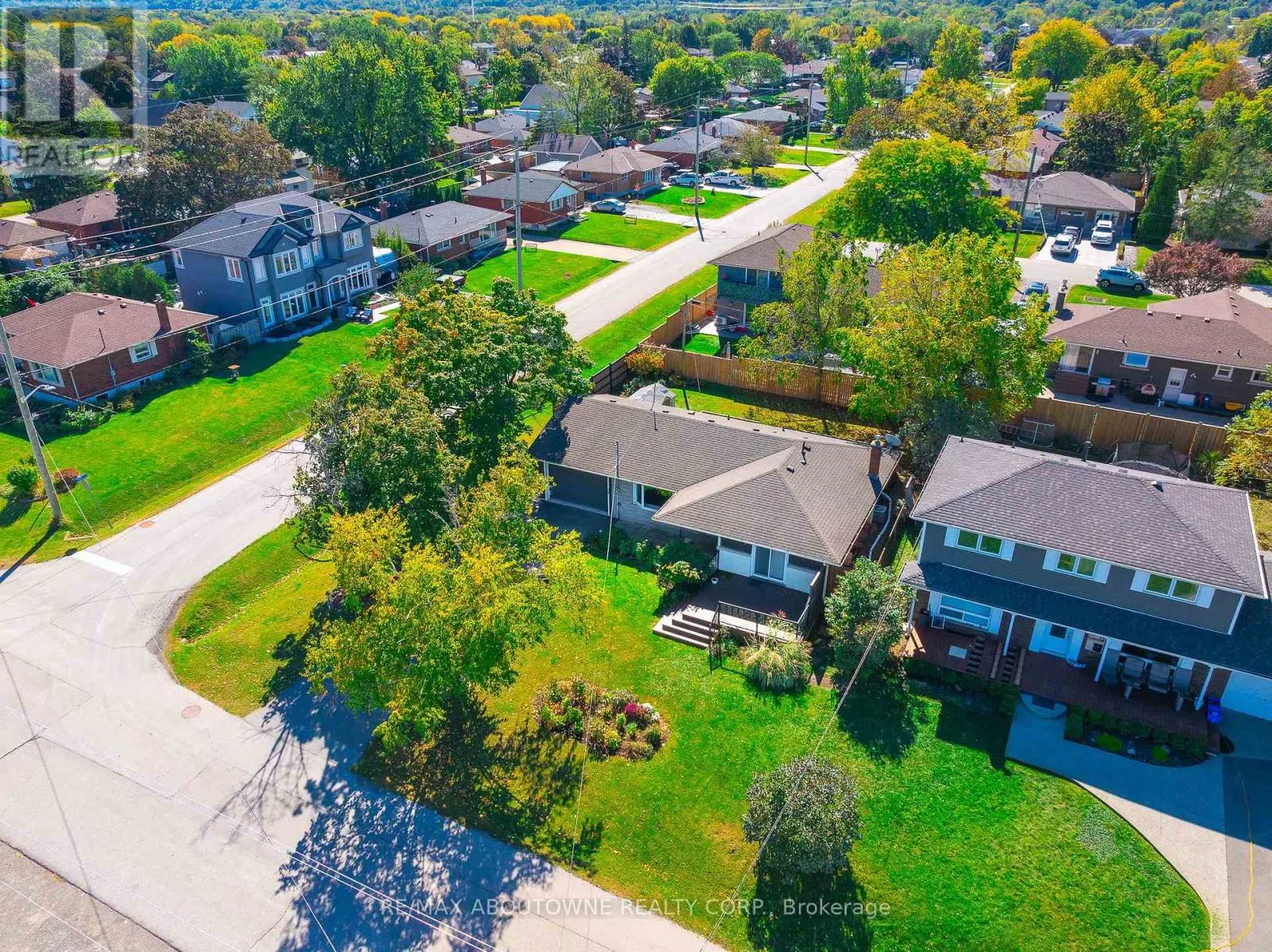 LOWER - 71 LAKESIDE DRIVE