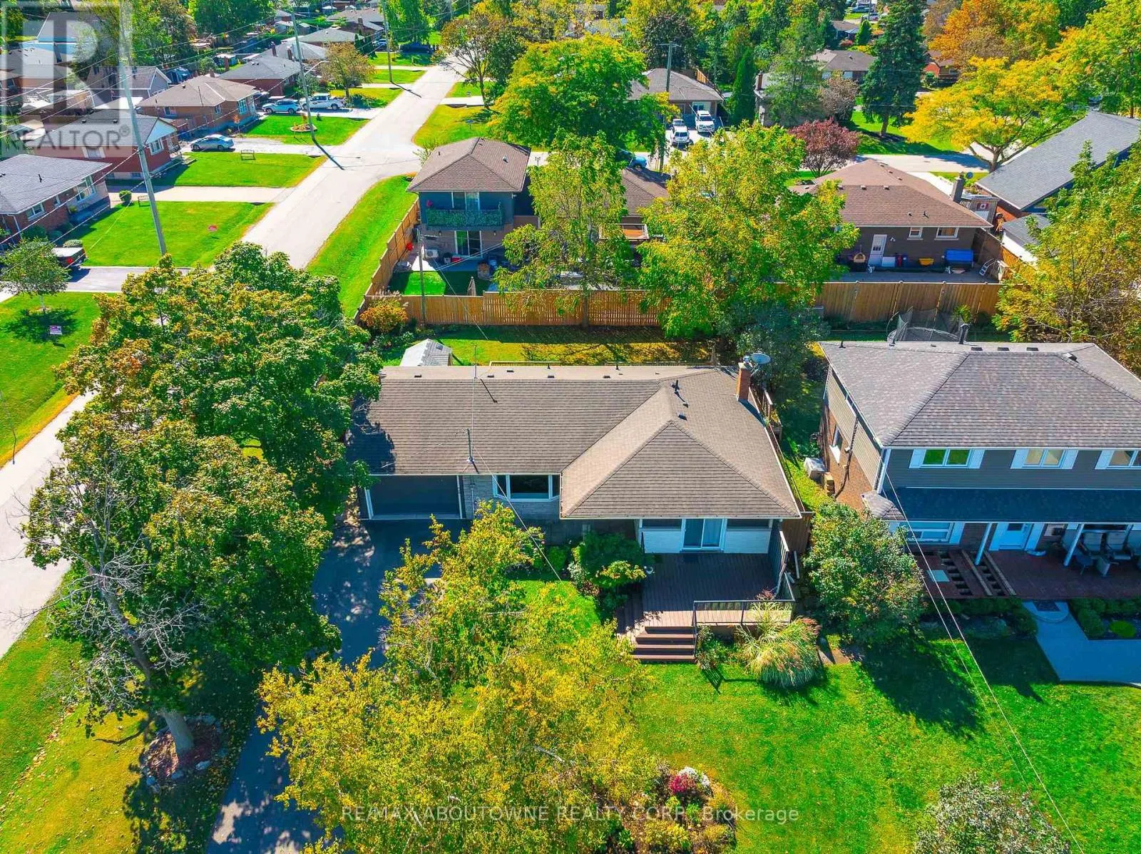 LOWER - 71 LAKESIDE DRIVE