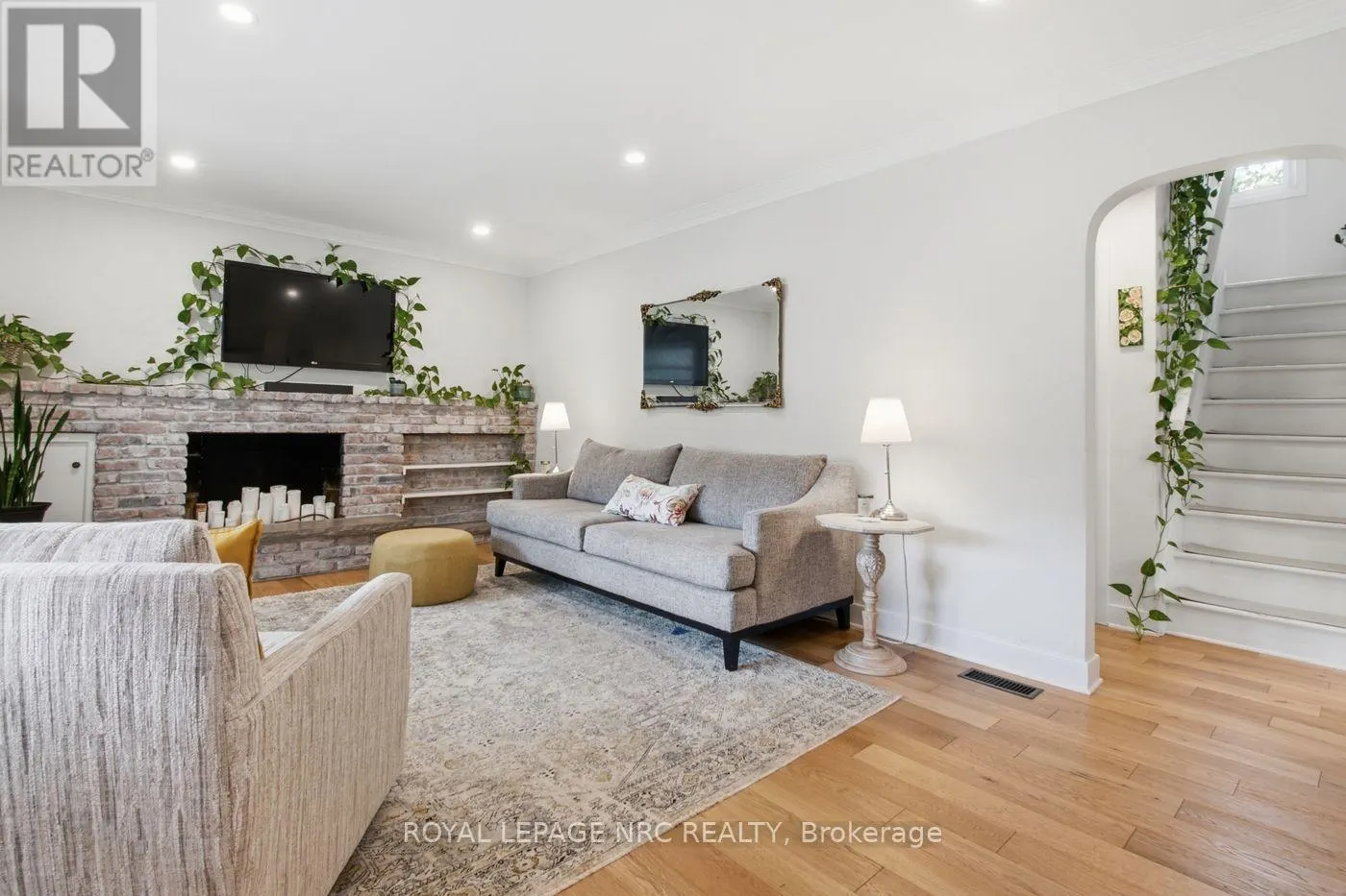 17 WINSTON ROAD