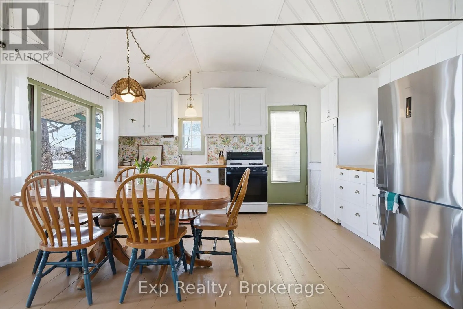 32 QUINTE VIEW ROAD