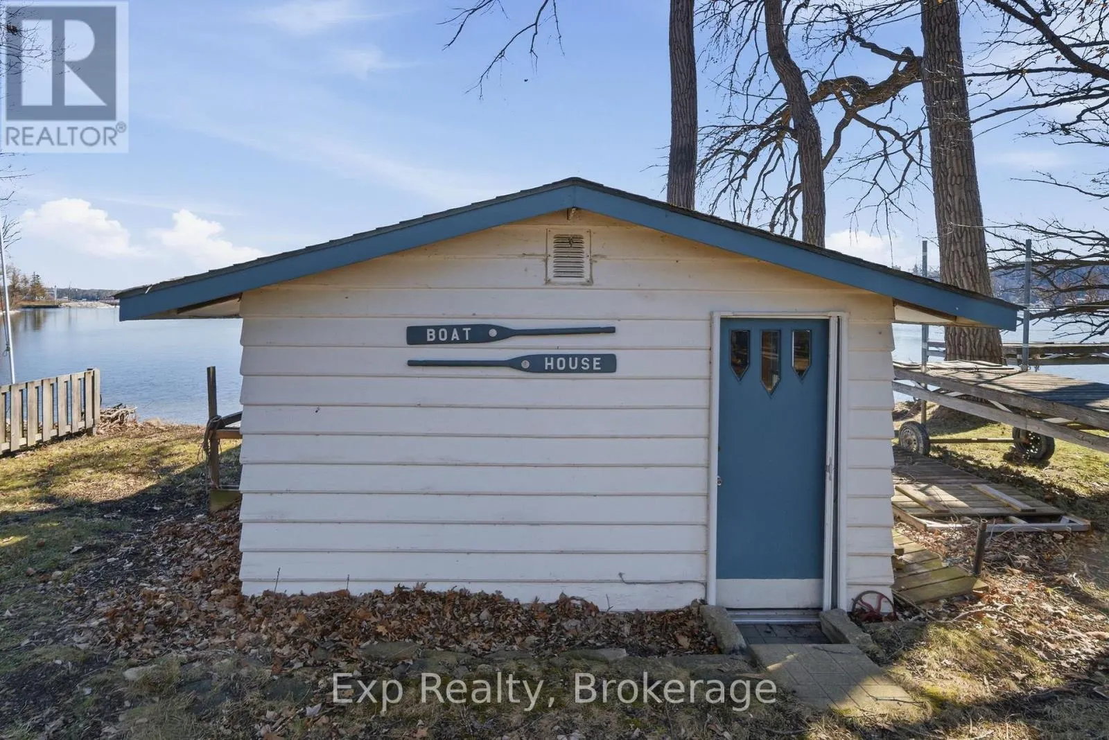 32 QUINTE VIEW ROAD