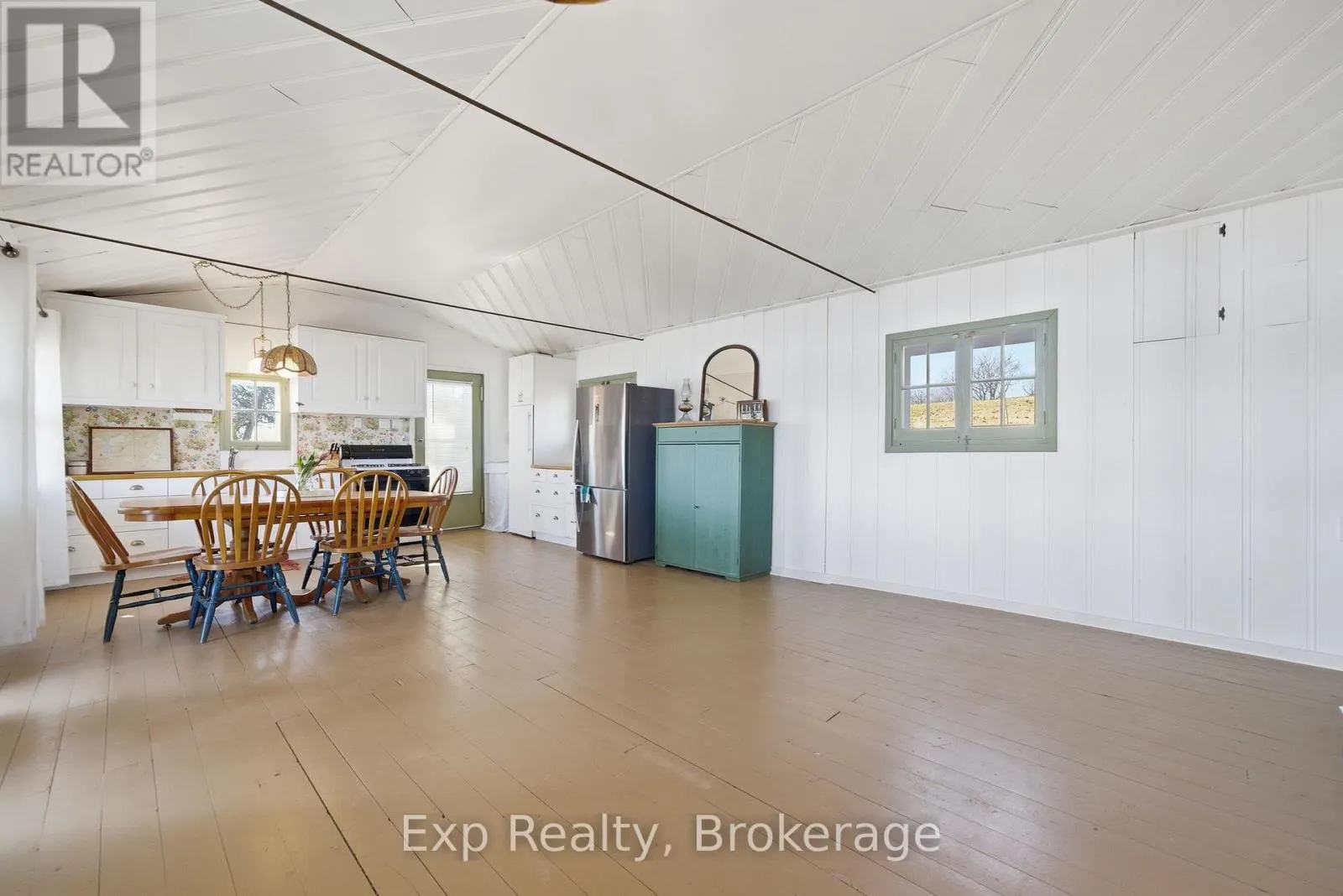 32 QUINTE VIEW ROAD