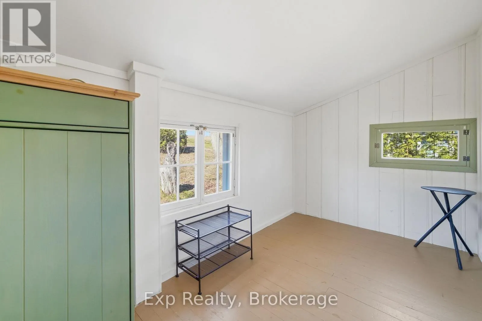 32 QUINTE VIEW ROAD