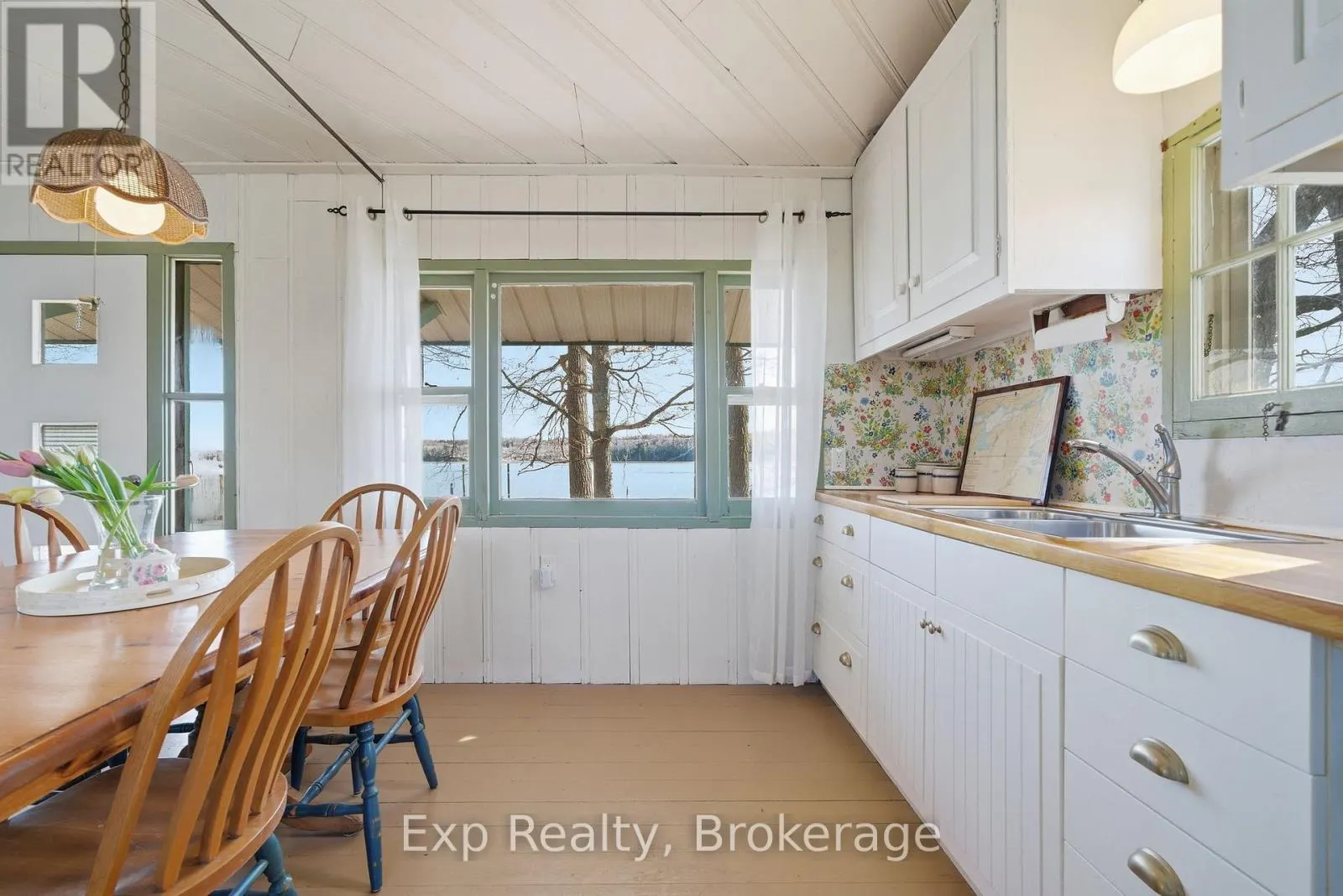 32 QUINTE VIEW ROAD