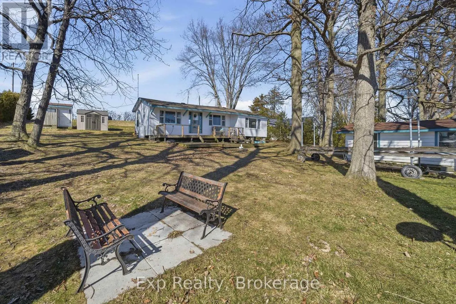 32 QUINTE VIEW ROAD