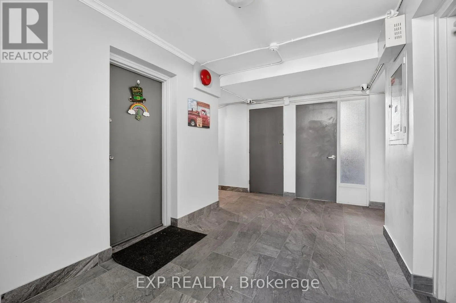 81 KENWOOD DRIVE