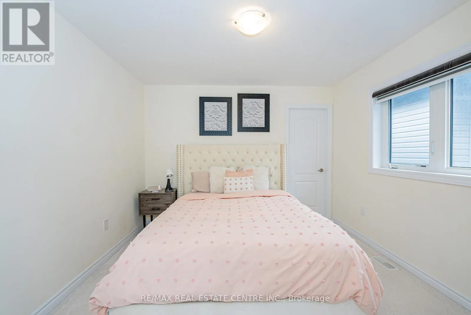 22 OAKTREE DRIVE