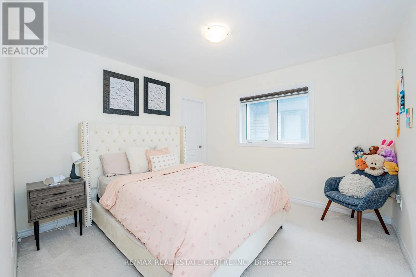 22 OAKTREE DRIVE
