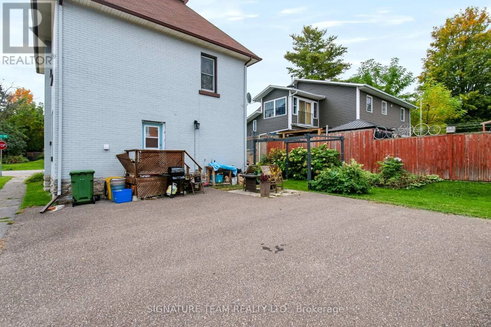 256 MAPLE AVENUE