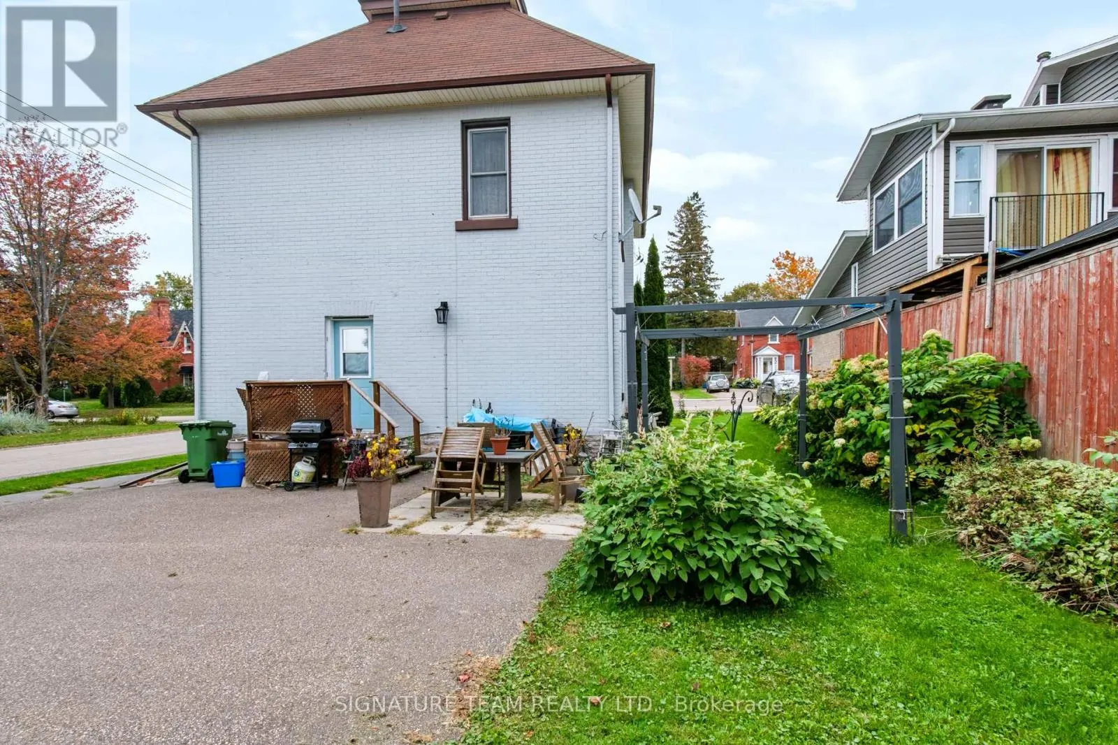 256 MAPLE AVENUE