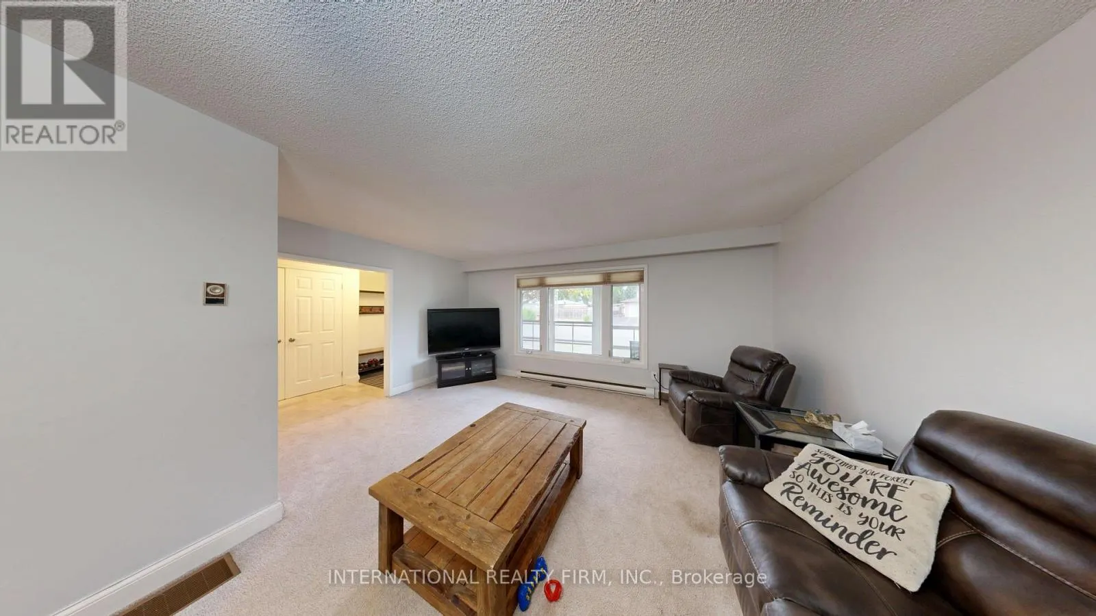 9 VAUGHAN AVENUE