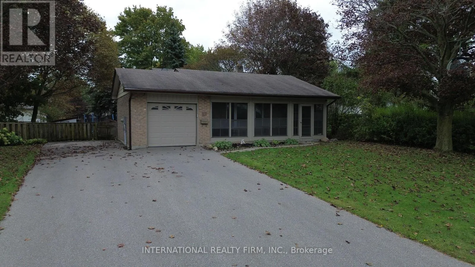 9 VAUGHAN AVENUE