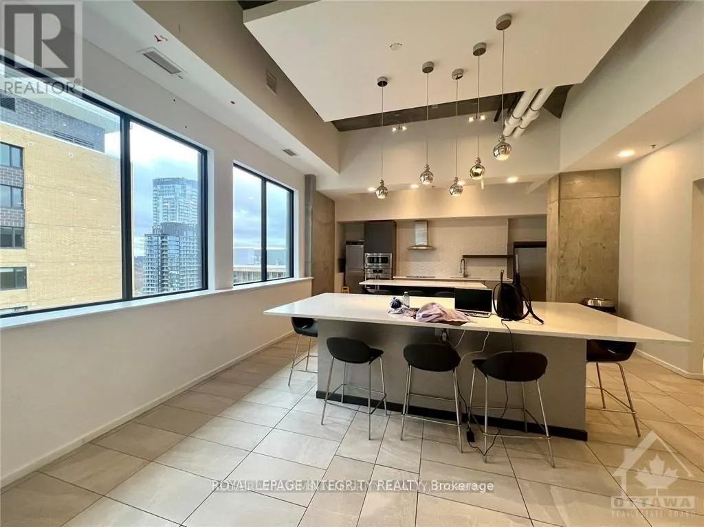 1812 - 105 CHAMPAGNE AVENUE