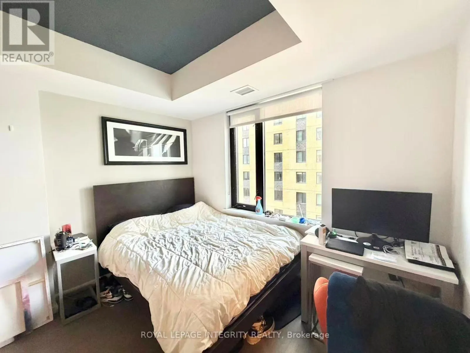 1812 - 105 CHAMPAGNE AVENUE