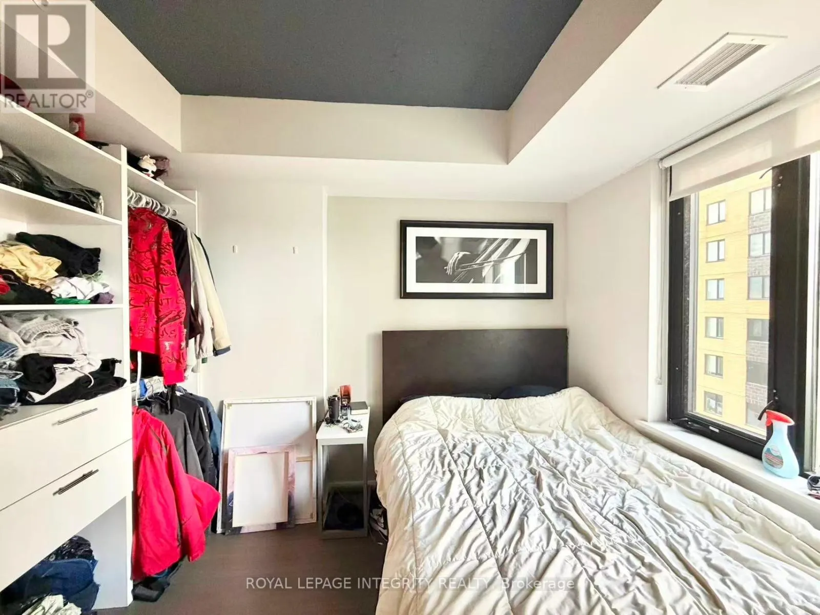 1812 - 105 CHAMPAGNE AVENUE