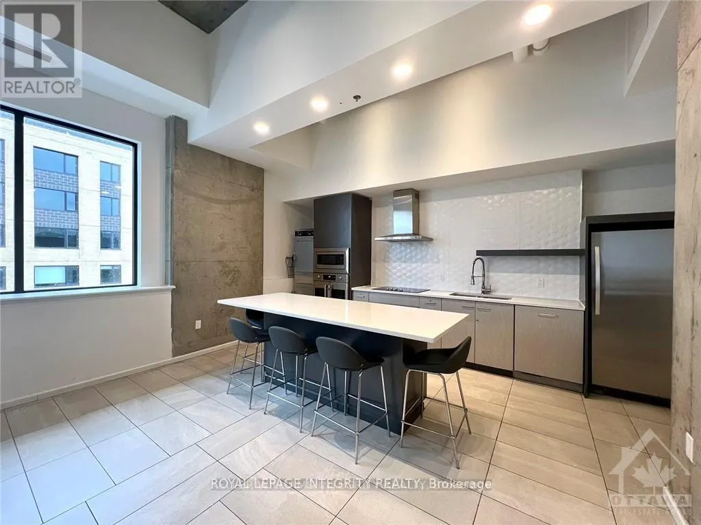 1812 - 105 CHAMPAGNE AVENUE