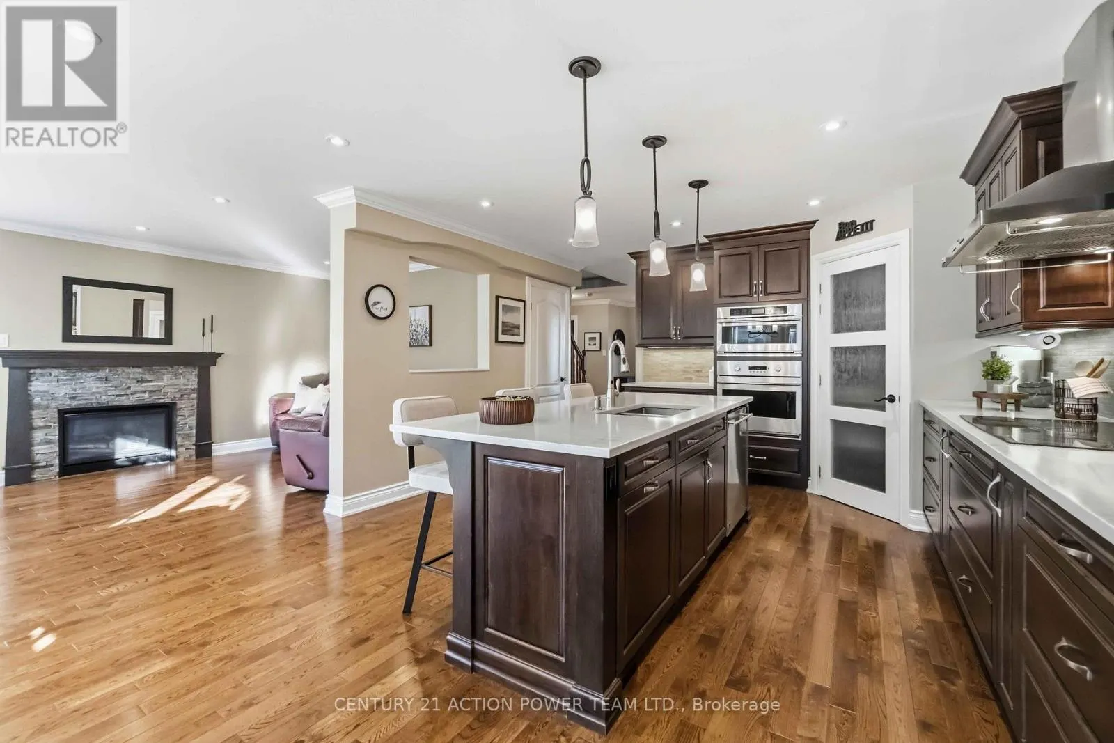 1032 SHEENBORO CRESCENT
