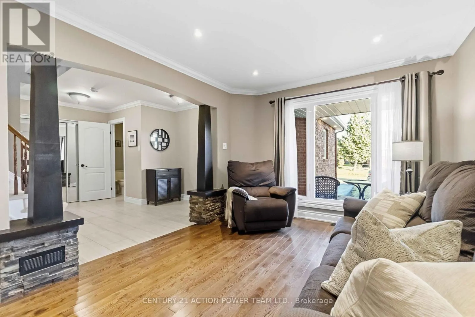1032 SHEENBORO CRESCENT