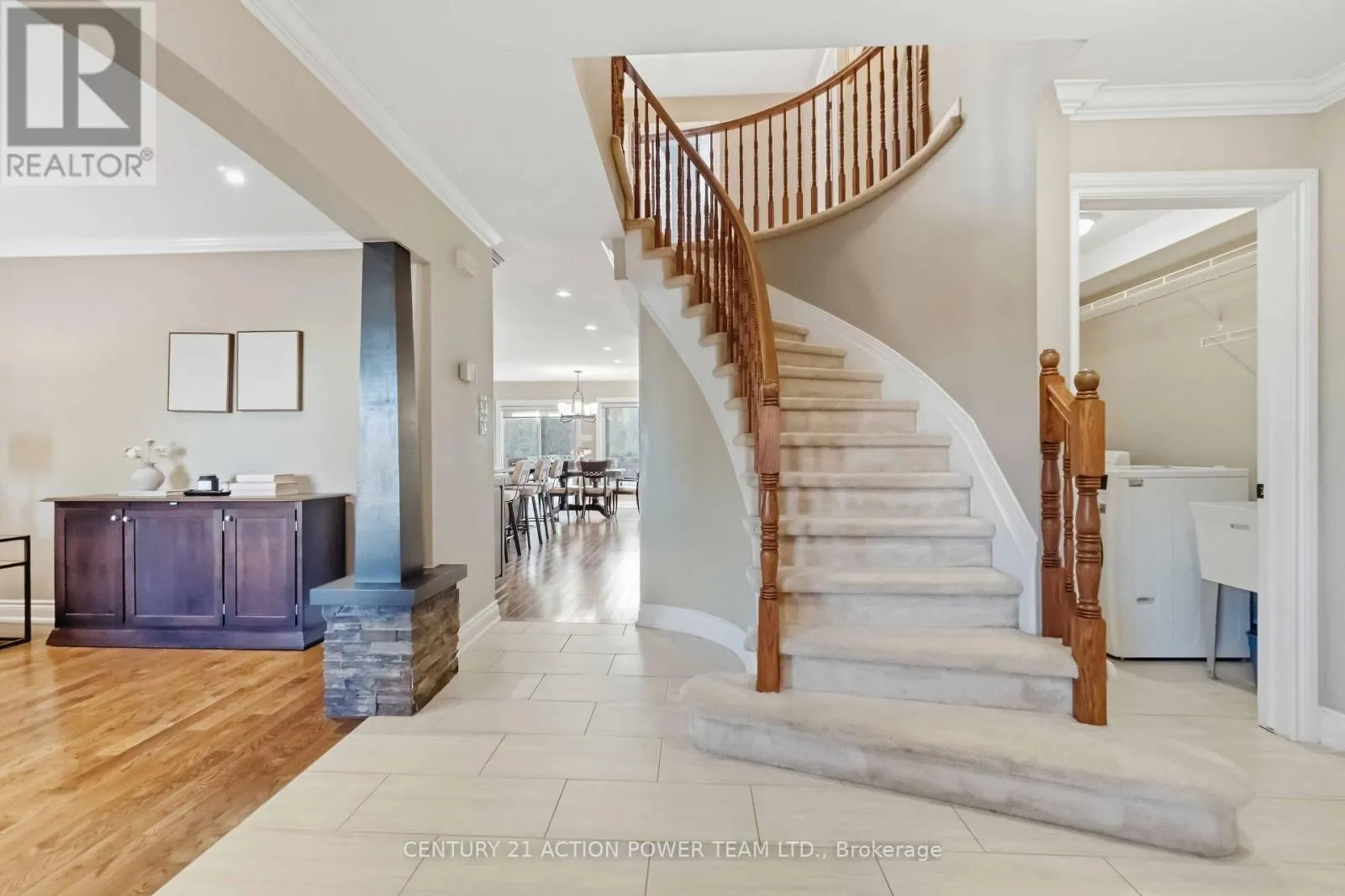 1032 SHEENBORO CRESCENT