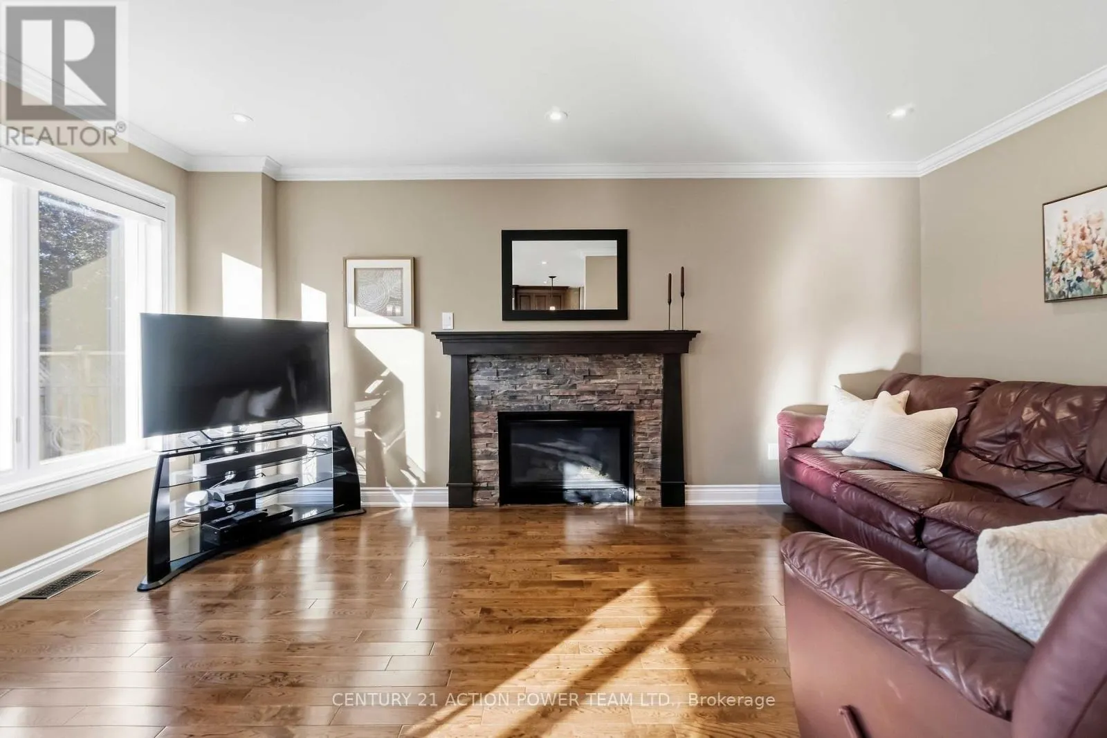 1032 SHEENBORO CRESCENT